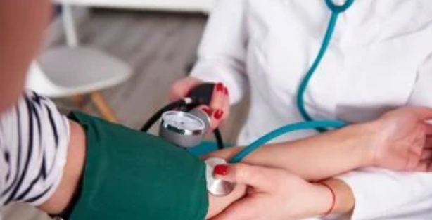 روتين يومي فعال للمساعدة على خفض ضغط الدم طبيعيًا