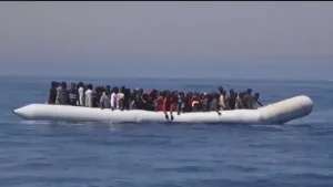 27 مصريًا بين قتيل ومفقود في غرق قارب هجرة غير شرعية بسواحل اليونان