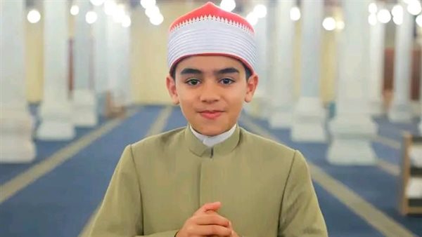 محمد القلاجي.. طفل معجزة يجمع أصوات كبار قرّاء القرآن في آية واحدة