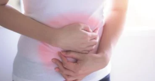 علاج الإمساك: أطعمة ومشروبات طبيعية فعّالة