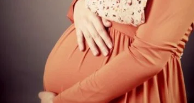 أطعمة ممنوعة للحامل: 9 أشياء ابتعدي عنها لحماية الجنين