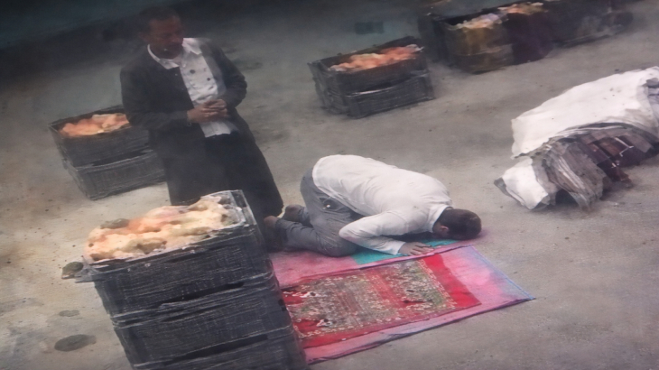 رحل وهو ساجد.. وفاة شاب أثناء الصلاة تثير مشاعر واسعة وتساؤلات إنسانية ودينية