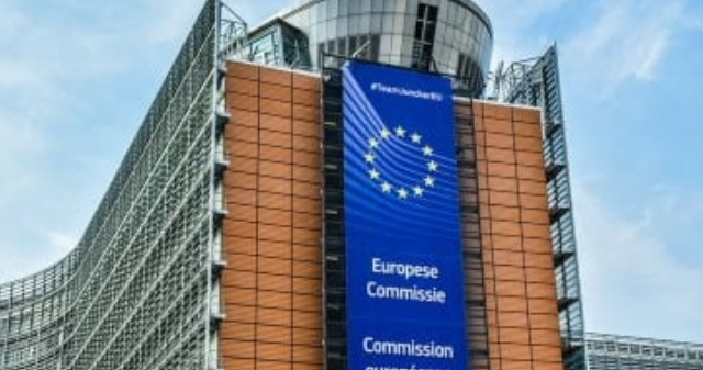 تعليق الإجراءات التجارية الانتقامية للاتحاد الأوروبي ضد أمريكا 6 أشهر