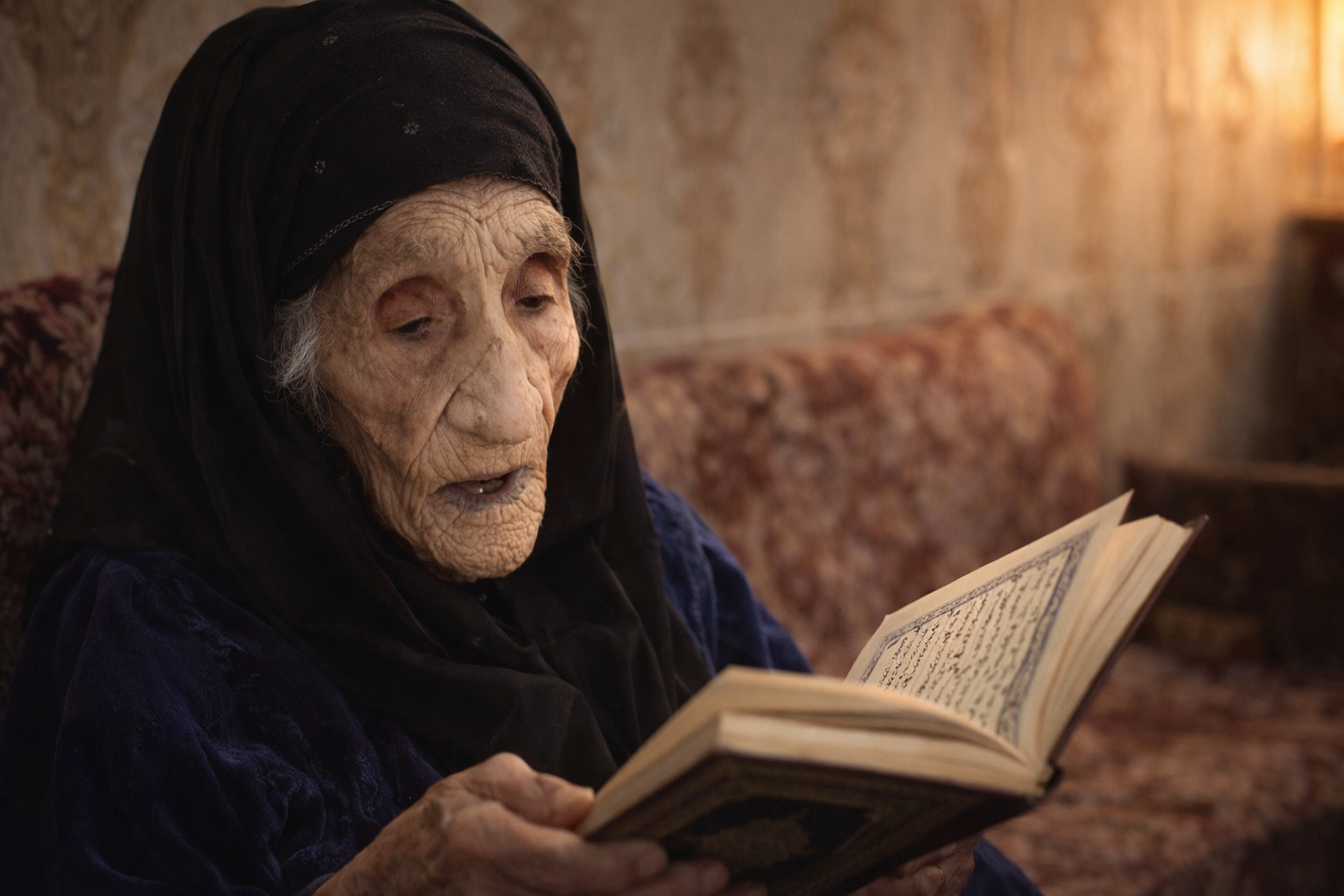 فيديو يثير الجدل: سيدة يُزعم أنها تبلغ 134 عامًا تتصدر مواقع التواصل.. ما القصة وكيف يُتحقق من العمر؟