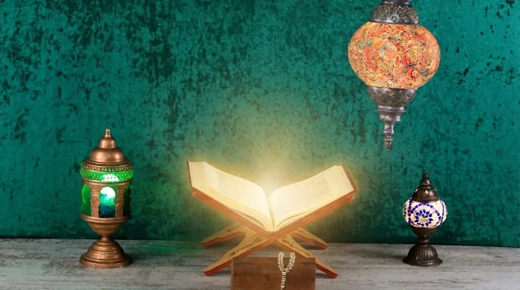 مقاطعة واجبة: الحكم الشرعي القاطع في كارثة تلحين القرآن الكريم بالإعلانات التجارية