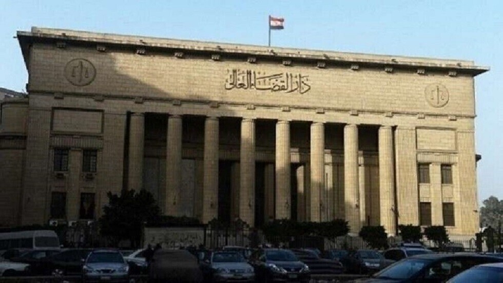 السجن 15 عامًا وتعويض 2 مليون جنيه.. تطورات قضية “فتاة التجمع” في مواجهة سائق النقل الذكي