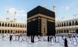 وهم التبرك – لماذا حاول البعض قص ستار الكعبة وكيف يتصدى الأمن للجهل؟