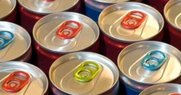 مشروبات الطاقة للأطفال.. مخاطر صحية وبدائل آمنة