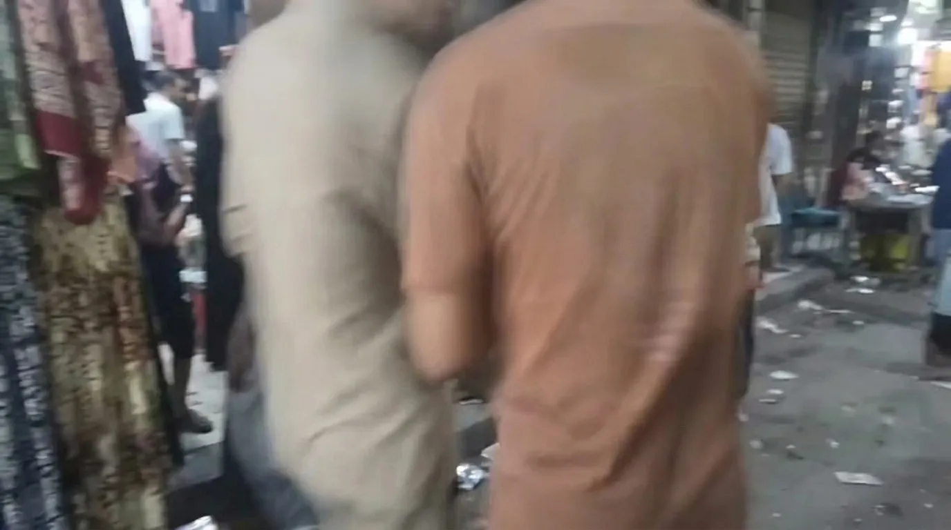 صراخ في السيدة زينب لحظة كشف ساحر أعمى شابا بكلمات غامضة