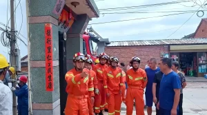 معجزة تحت الركام قصة انقاذ عامل من موت محقق