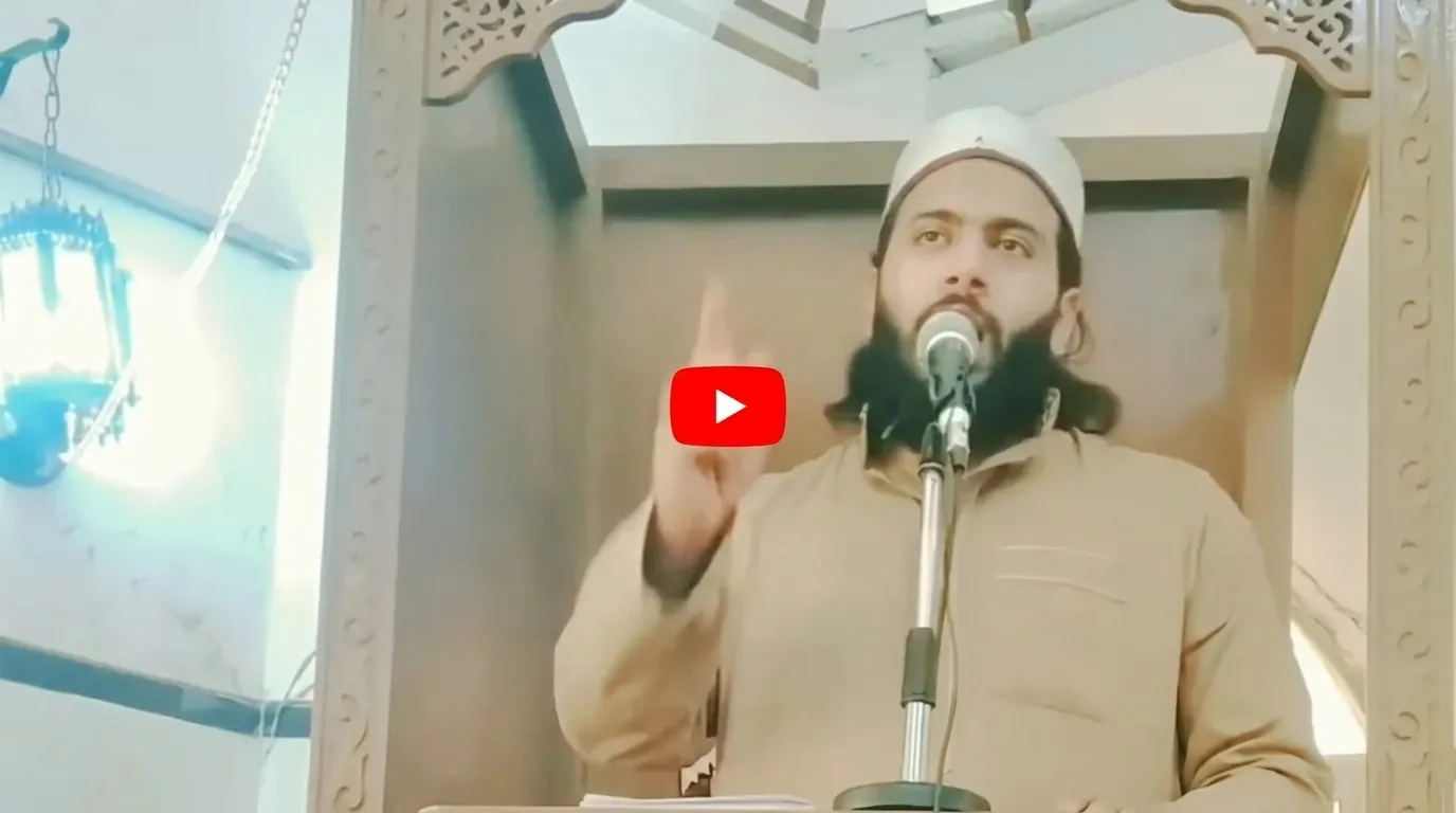 وفاة شيخ على المنبر في مشهد إيماني مهيب يجسد حسن الخاتمة ويؤثر في الملايين