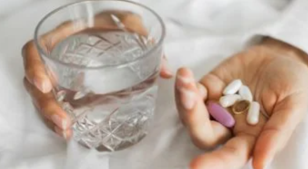 فيتامين B12 والحديد معًا.. هل يزيدان الفائدة؟