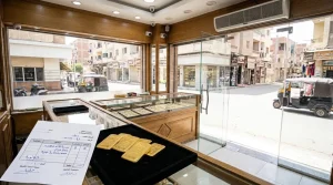 غفلني وسرق الذهب| بالفيديو سبائك بـ3.3 مليون جنيه تختفي من محل مجوهرات في الفيوم بـ«وضح النهار»
